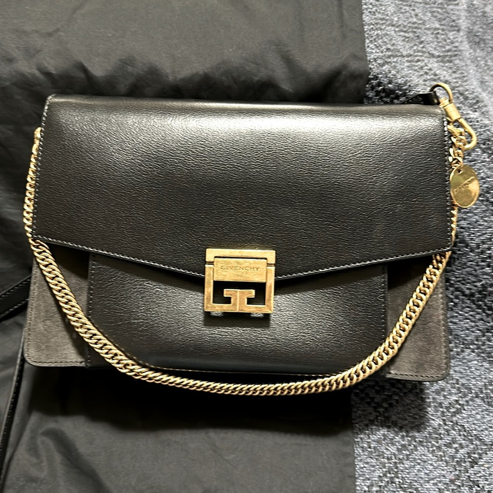 GIVENCHY MEDIUM GV3 SHOULDER BAG